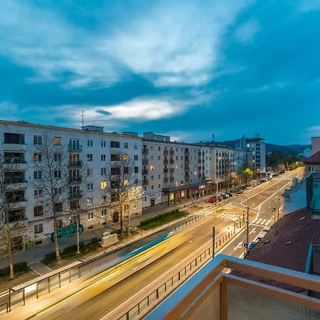 Apartment Amos - Private Parking Included